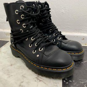 Dr Marten’s Daria Lug Sole Lace Up Ankle Boots US Women’s 8 Shoes BARELY WORN